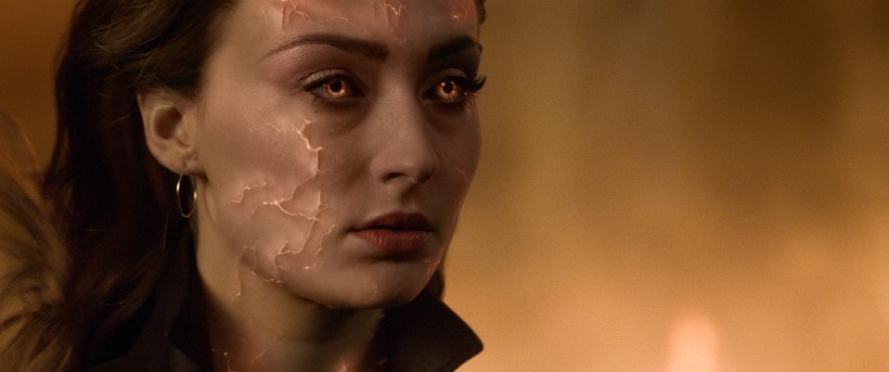 DarkPhoenix_Stills_StareRight_rgb.jpg
